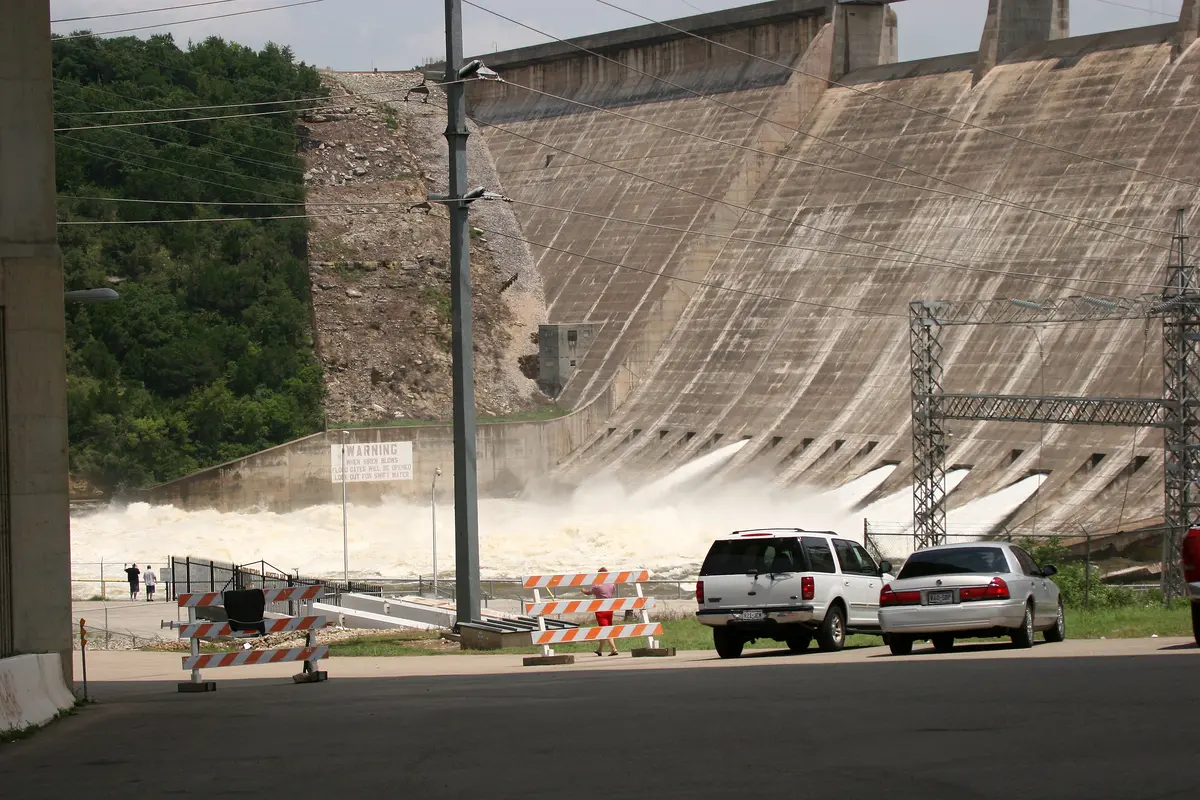 Water pouring from four open floodgates on Mansfield Dam during the July 2007 flood